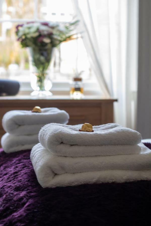 Most Central Luxury Apartment - Sleeps 4 & Free Parking! Chester Luaran gambar