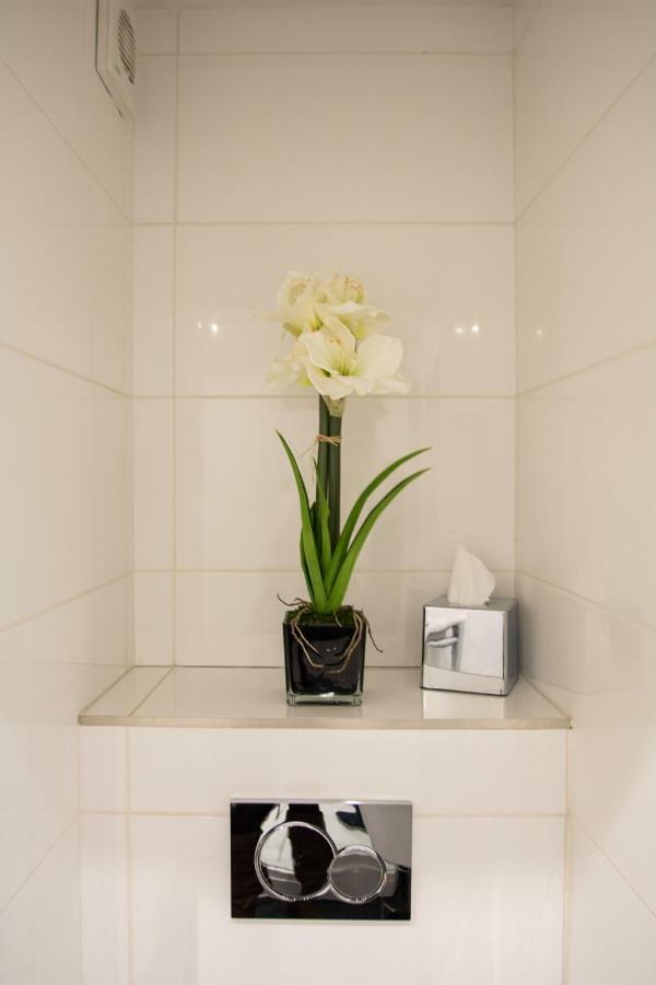 Most Central Luxury Apartment - Sleeps 4 & Free Parking! Chester Luaran gambar