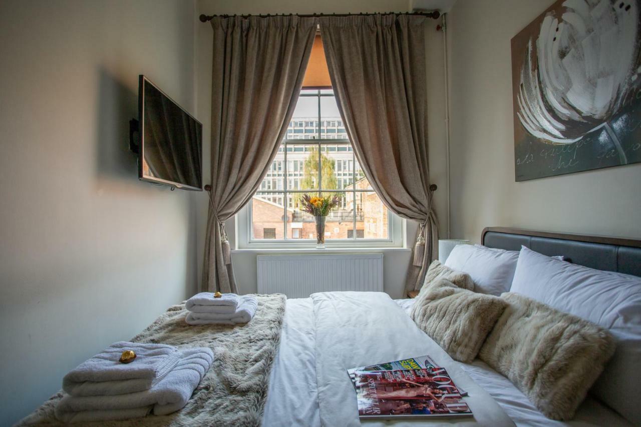 Most Central Luxury Apartment - Sleeps 4 & Free Parking! Chester Luaran gambar